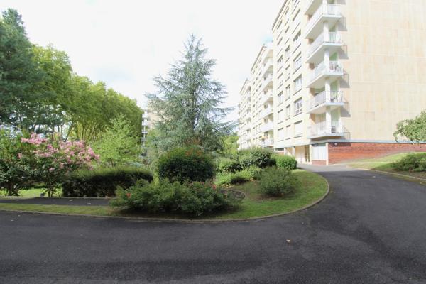Nevers (58000) Appartement 89 m² – Résidence de standing Les Éduens – Dernier étage avec vue Loire