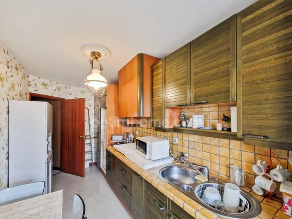 Appartement à vendre 4 pièces PAU (64)lumineux avec balcon + parking + cave – Hyper-centre de Pau