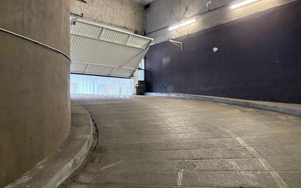 Stationnement à vendre    12 m2 Paris 14