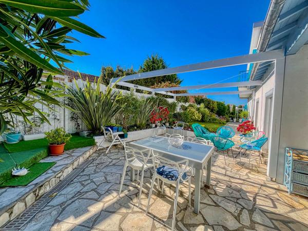 À vendre Maison de charme au style méditerranéen à Royan, à deux pas du Marché Central Royan