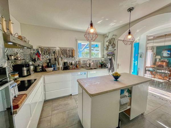 À vendre Maison de charme au style méditerranéen à Royan, à deux pas du Marché Central Royan