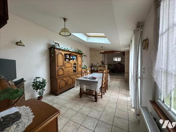 Montebourg centre Maison + Local