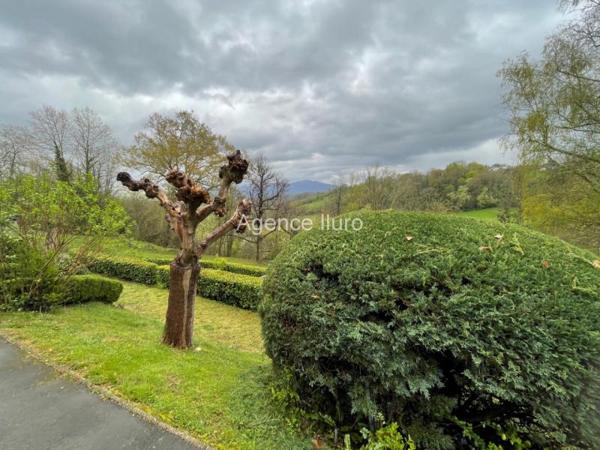 Maison - Oloron-sainte-marie - Réf.:205406 OLORON - VILLA DE CHARME T5 AVEC VUE DEGAGEE SUR LES MONTAGNES DANS UN ENVIRONNEMENT CALME ET PRIVILEGIE - ( BAISSE DE PRIX)
