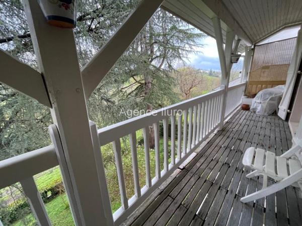 Maison - Oloron-sainte-marie - Réf.:205406 OLORON - VILLA DE CHARME T5 AVEC VUE DEGAGEE SUR LES MONTAGNES DANS UN ENVIRONNEMENT CALME ET PRIVILEGIE - ( BAISSE DE PRIX)