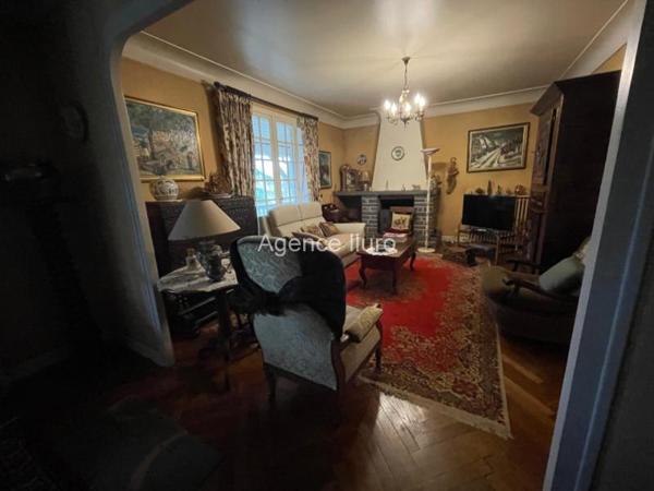 Maison - Oloron-sainte-marie - Réf.:205406 OLORON - VILLA DE CHARME T5 AVEC VUE DEGAGEE SUR LES MONTAGNES DANS UN ENVIRONNEMENT CALME ET PRIVILEGIE - ( BAISSE DE PRIX)