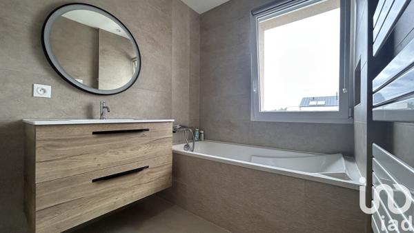 Maison à vendre 5 pièces 106 m² Sainte-Gemmes-sur-Loire