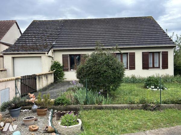 Maison T4 de plain-pied - garage - Jardin. 509 m² cadastré.