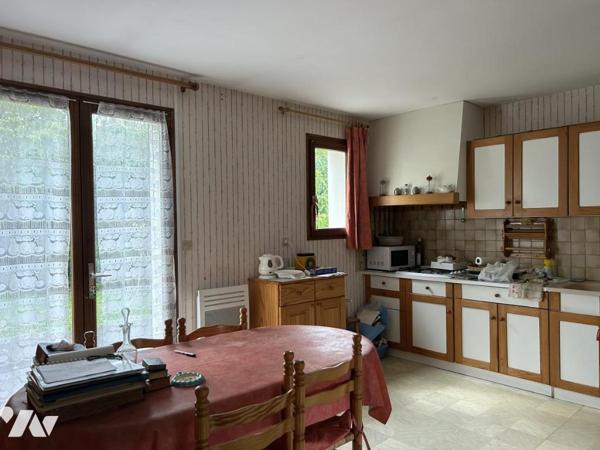 Maison T4 de plain-pied - garage - Jardin. 509 m² cadastré.