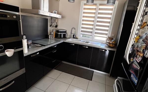 Maison à vendre    4 pièces •  Garons