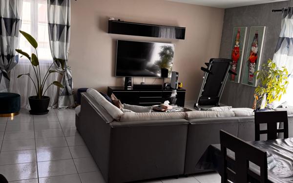 Maison à vendre    4 pièces •  Garons