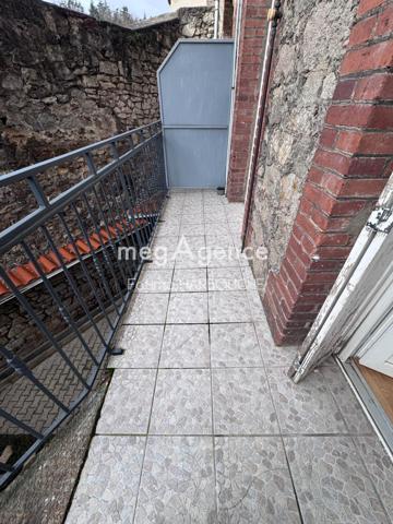 Appartement à FRAISSES, 42490 - 2 pièces 42m²