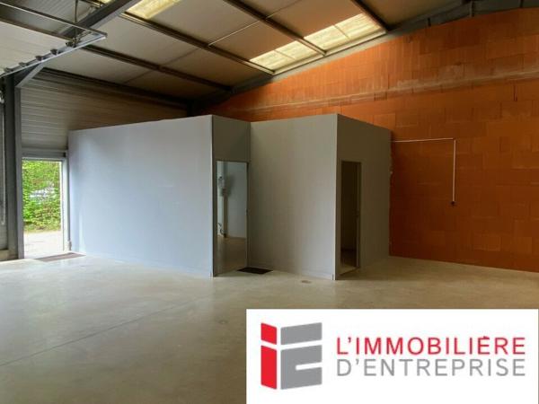 Entrepot de 160m2 à PLESCOP