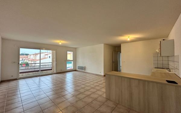 Appartement à louer    4 pièces •  Llupia