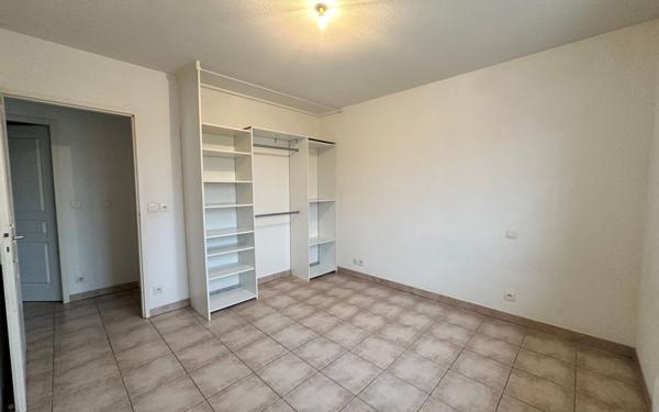 Appartement à louer    4 pièces •  Llupia