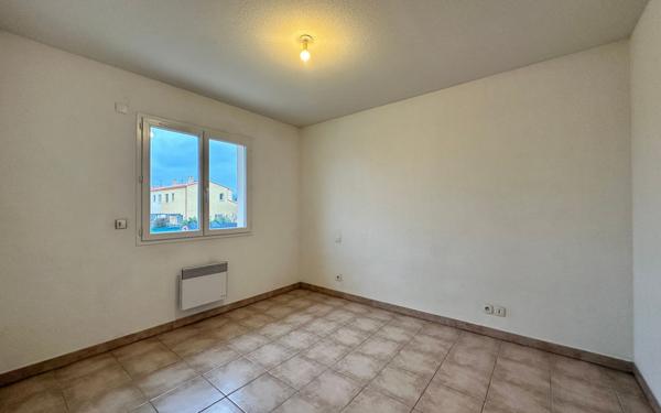 Appartement à louer    4 pièces •  Llupia