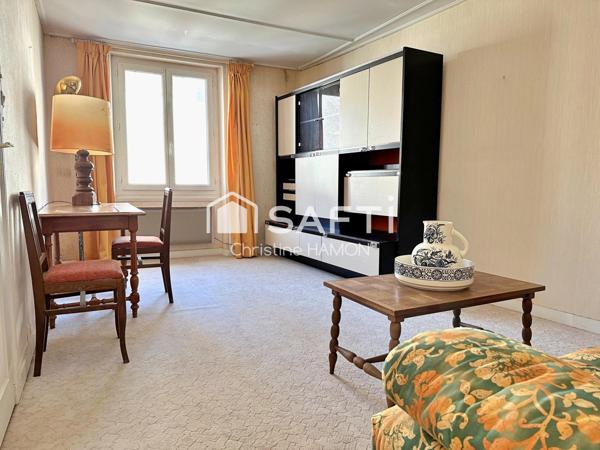 Maison avec combles, garage, jardin et annexes