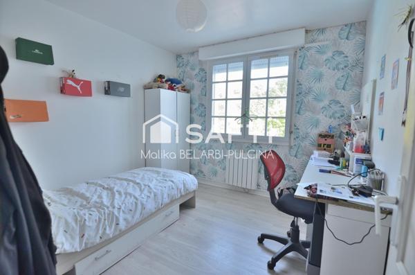 Vaste maison familiale avec piscine et 5 chambres