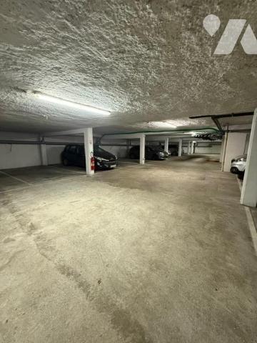 ILE DE NANTES BUREAUX EN PLEINE PROPRIETE AVEC PARKINGS