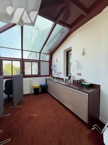 ILE DE NANTES BUREAUX EN PLEINE PROPRIETE AVEC PARKINGS