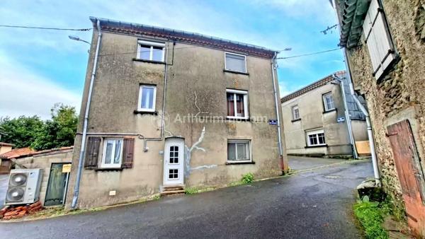 Vente                                                      Maison de village
                        
                     5 pièces                      87 m2                     à Aiguefonde