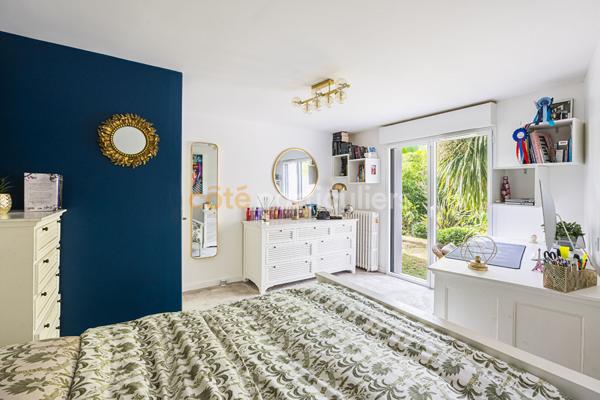 Vente
                Maison162 m² - 6 Pièces -
                    tes (44)