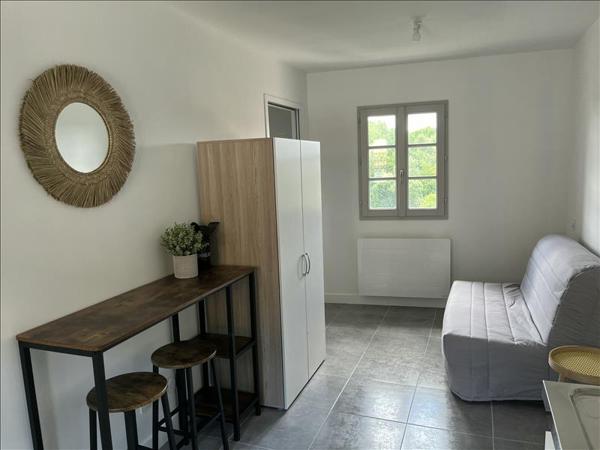 Appartement à louer 394 € CC Angoulême 1 pièce 16 m² DPE C