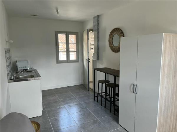 Appartement à louer 394 € CC Angoulême 1 pièce 16 m² DPE C
