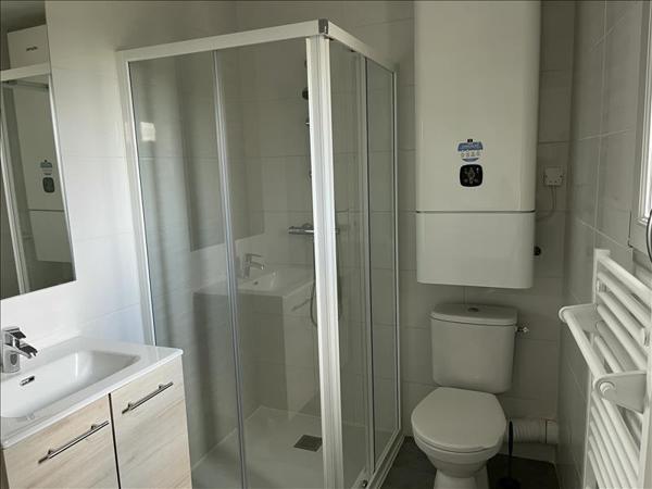 Appartement à louer 394 € CC Angoulême 1 pièce 16 m² DPE C