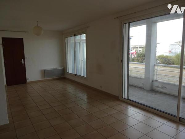 SAINT-NAZAIRE Quartier Le Petit Maroc, appartement, T2, rdc, Terrasse, cave.