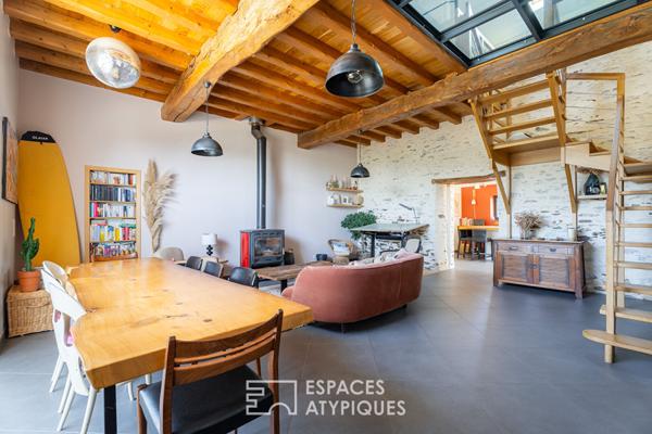 Charmante longère rénovée avec piscine intérieure et dépendance