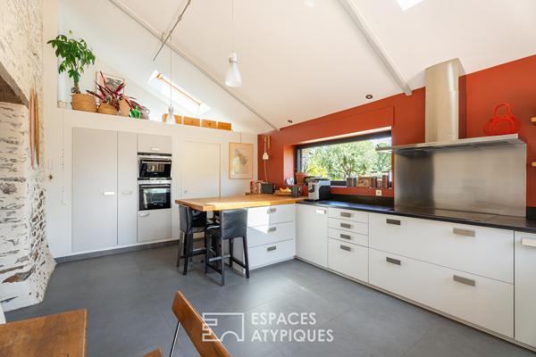 Charmante longère rénovée avec piscine intérieure et dépendance