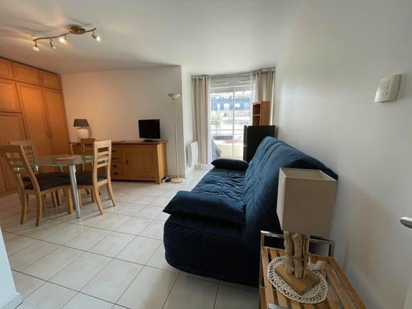 STUDIO MEUBLÉ (Centre-ville)