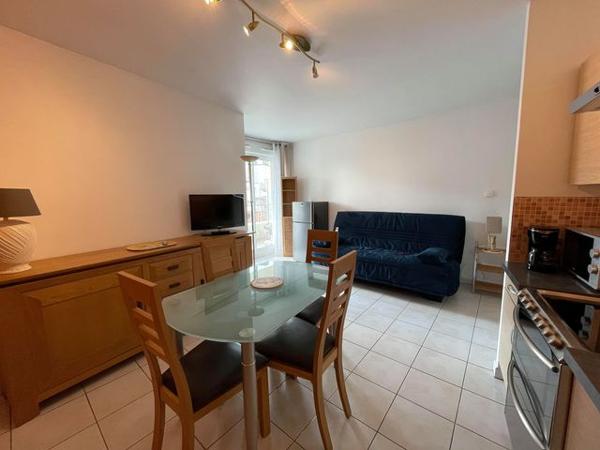 STUDIO MEUBLÉ (Centre-ville)