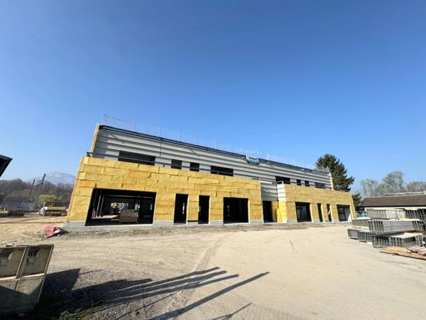 Bureau à vendre CHIGNIN (73) - 65,65 M2 avec terrasse