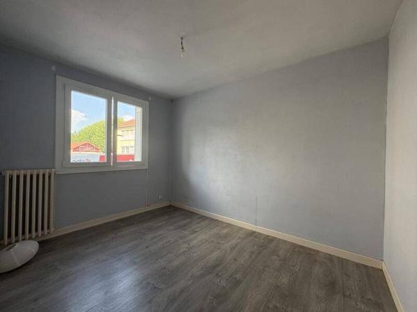 Appartement 4 pièces                                        - 38400 Saint-Martin-d'Hères Réf : 5181