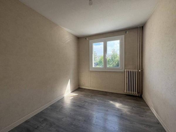 Appartement 4 pièces                                        - 38400 Saint-Martin-d'Hères Réf : 5181