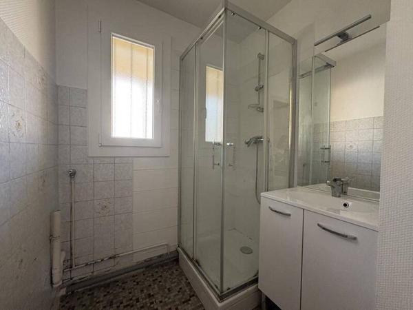 Appartement 4 pièces                                        - 38400 Saint-Martin-d'Hères Réf : 5181