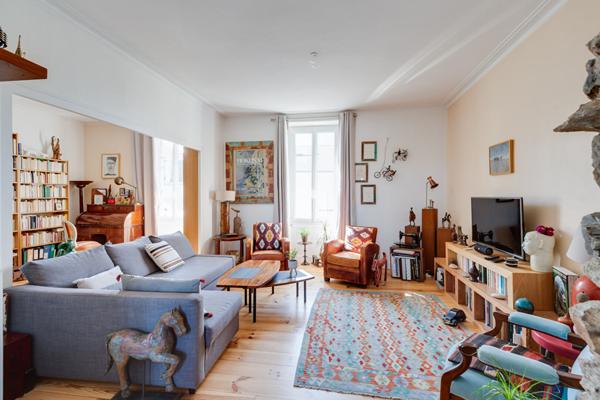 A VENDRE NANTES TOUTES-AIDES VASTE ET LUMINEUX APPARTEMENT T3/4
