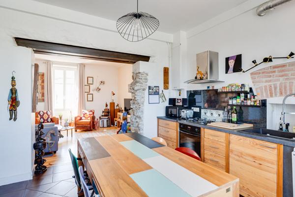 A VENDRE NANTES TOUTES-AIDES VASTE ET LUMINEUX APPARTEMENT T3/4