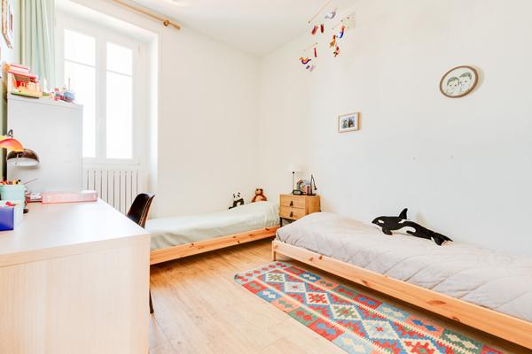 A VENDRE NANTES TOUTES-AIDES VASTE ET LUMINEUX APPARTEMENT T3/4