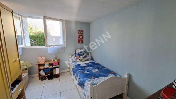 Maison situee rive gauche a 800 m de la Madeleine et de ses commodites !