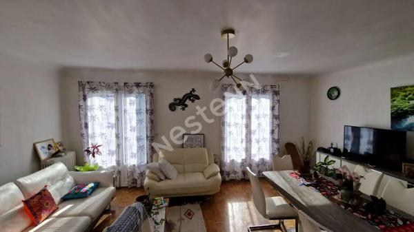 Maison situee rive gauche a 800 m de la Madeleine et de ses commodites !