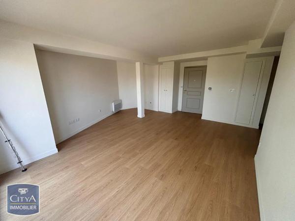 Appartement à louer 3 pièces 66.37m² Tours (37000)
