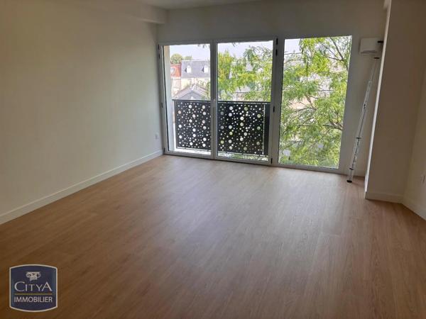 Appartement à louer 3 pièces 66.37m² Tours (37000)