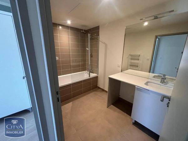 Appartement à louer 3 pièces 66.37m² Tours (37000)