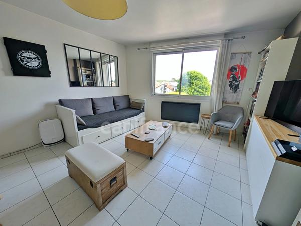 Charmant 2 pièces avec loggia et parking – À deux pas du Port aux Cerises – Draveil