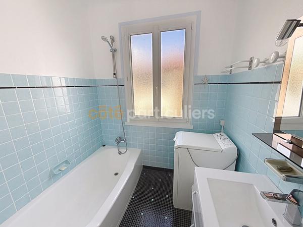 Vente
                Appartement150 m² - 6 Pièces -
                    USTARITZ (64480)