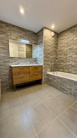 NEUF - Appartement de standing avec balcon - 4 pièces - 117m² - secteur calme et recherché - Mont Saint Aignan