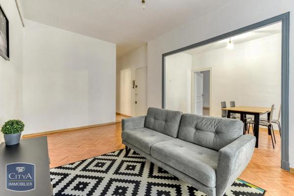 Appartement à louer 3 pièces 85m²