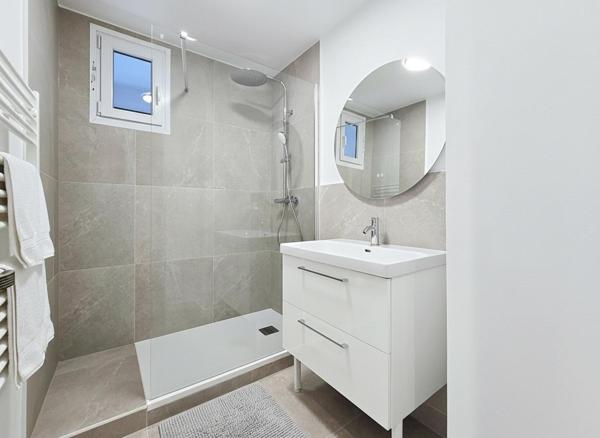 Appartement T3 BIS entièrement rénové - Proche commodités